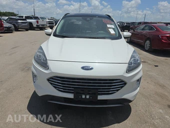 2022 Ford Escape Titanium – miniatura 2