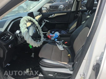 2022 Ford Escape Titanium – miniatura 7