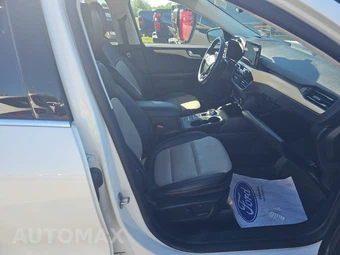 2022 Ford Escape Titanium - miniatura 8