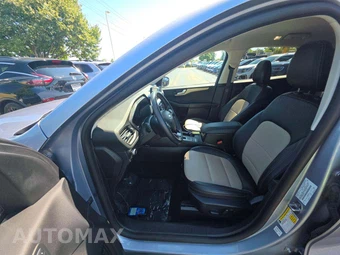 2022 Ford Escape Titanium - miniatura 3