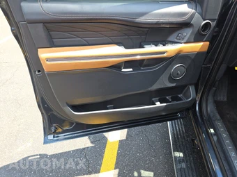 2022 Ford Expedition MAX Platinum - miniatura 9