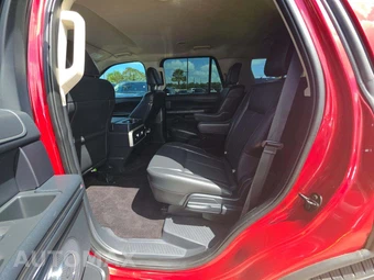 2022 Ford Expedition XLT - miniatura 10