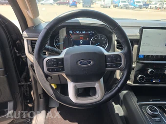2022 Ford Expedition XLT - miniatura 10