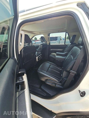 2022 Ford Expedition XLT - miniatura 10