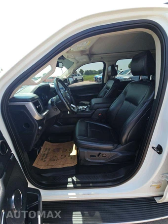 2022 Ford Expedition XLT - miniatura 3