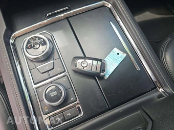 2022 Ford Expedition XLT - miniatura 5