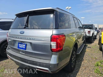 2022 Ford Expedition XLT - miniatura 3