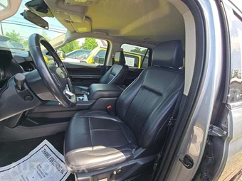 2022 Ford Expedition XLT - miniatura 6