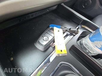 2022 Ford Expedition XLT - miniatura 8