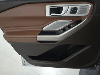 2022 Ford Explorer King Ranch - miniatura 9