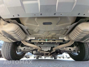 2022 Ford Explorer Limited – miniatura 16