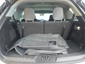 2022 Ford Explorer Limited – miniatura 17