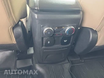 2022 Ford Explorer Limited - miniatura 16