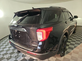 2022 Ford Explorer Limited – miniatura 4