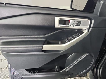 2022 Ford Explorer Limited – miniatura 9