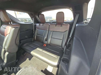 2022 Ford Explorer Platinum - miniatura 11