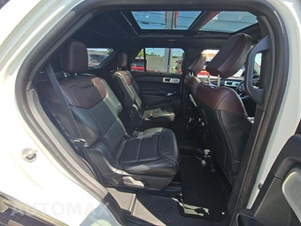 2022 Ford Explorer Platinum - miniatura 14