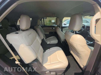 2022 Ford Explorer Platinum - miniatura 17