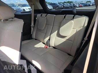 2022 Ford Explorer Platinum - miniatura 11