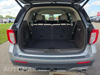 2022 Ford Explorer Platinum - miniatura 12
