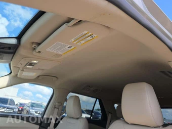 2022 Ford Explorer Platinum - miniatura 8