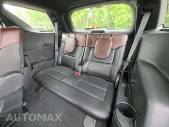 2022 Ford Explorer Platinum - miniatura 11