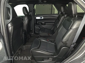 2022 Ford Explorer ST - miniatura 13