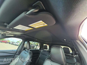 2022 Ford Explorer ST - miniatura 11