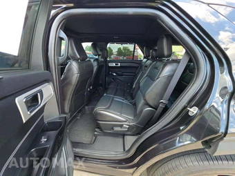 2022 Ford Explorer ST - miniatura 13