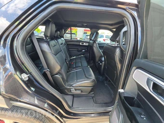 2022 Ford Explorer ST - miniatura 17