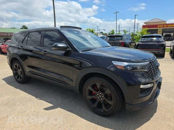 2022 Ford Explorer ST - miniatura 4