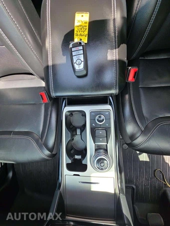 2022 Ford Explorer ST - miniatura 8