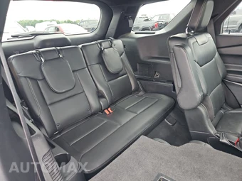 2022 Ford Explorer ST - miniatura 14