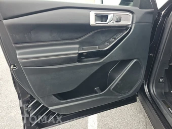 2022 Ford Explorer ST - miniatura 9