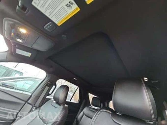 2022 Ford Explorer ST - miniatura 12