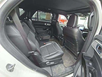 2022 Ford Explorer ST - miniatura 18