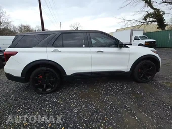 2022 Ford Explorer ST - miniatura 5