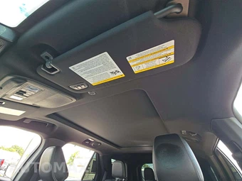 2022 Ford Explorer ST – miniatura 11