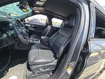 2022 Ford Explorer ST – miniatura 6