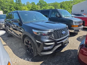 2022 Ford Explorer ST - miniatura 3