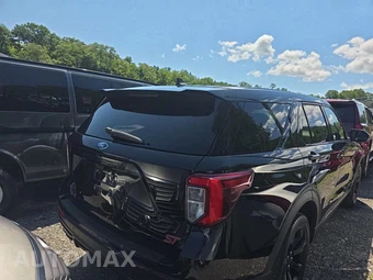 2022 Ford Explorer ST - miniatura 4