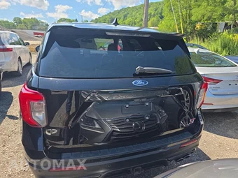 2022 Ford Explorer ST - miniatura 5