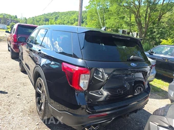 2022 Ford Explorer ST - miniatura 6