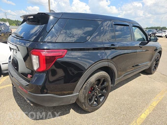 2022 Ford Explorer ST - miniatura 4