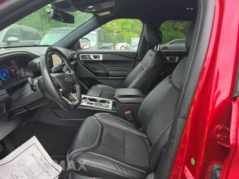 2022 Ford Explorer ST - miniatura 7