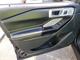 2022 Ford Explorer ST - miniatura 9