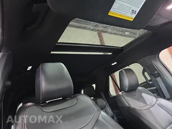 2022 Ford Explorer ST - miniatura 16