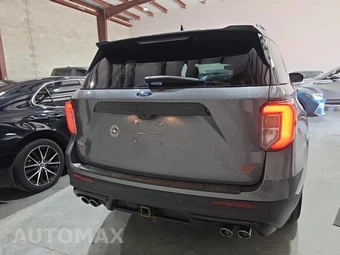 2022 Ford Explorer ST - miniatura 5