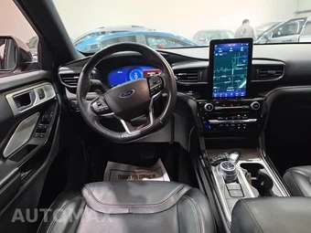 2022 Ford Explorer ST - miniatura 8