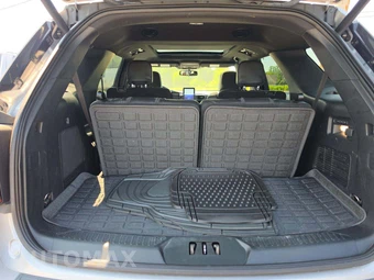 2022 Ford Explorer ST - miniatura 14